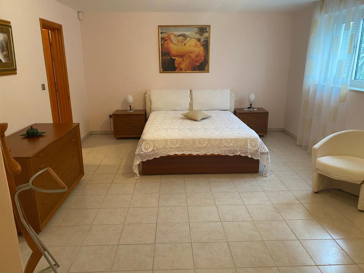 Apartment L'Odore Del Mare Dolac Exteriör bild